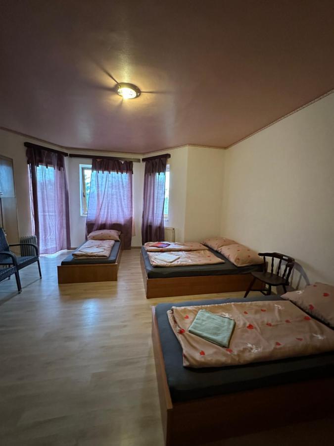 Peregrino Vendeghaz Hotel Budaors Luaran gambar
